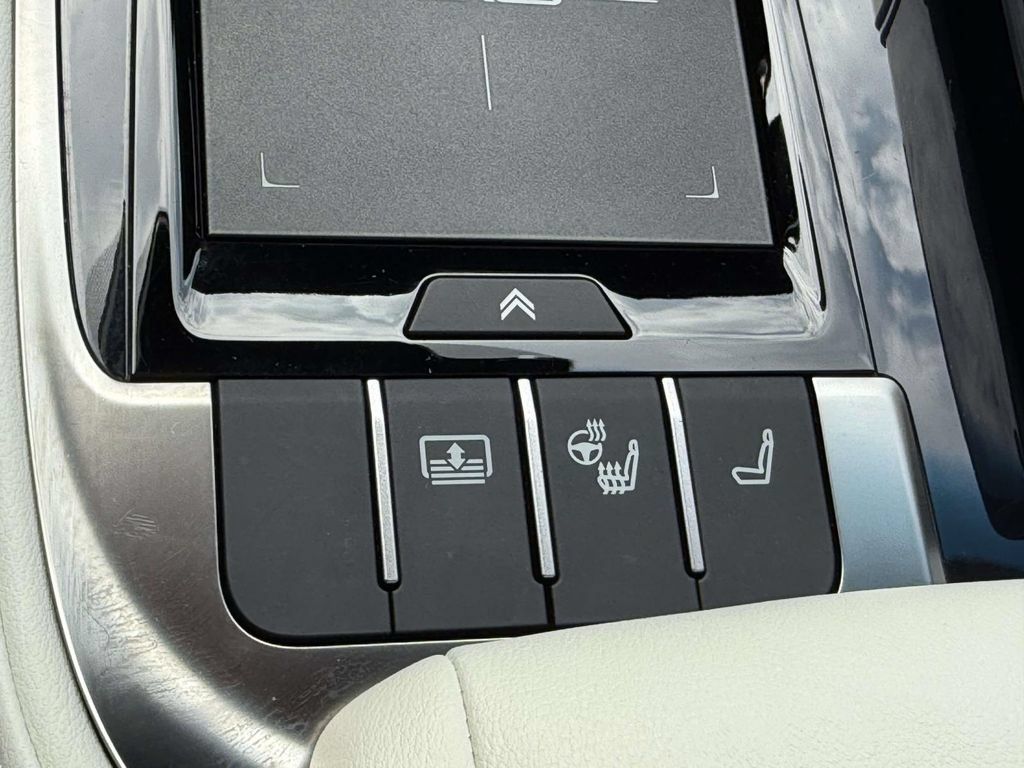 Used 2022 Lexus LS 500 F Sport w/ Accessory Package (Z2) AWD/4WD image 24