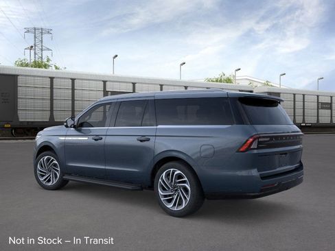 New 2026 Lincoln Navigator L Premier image 4