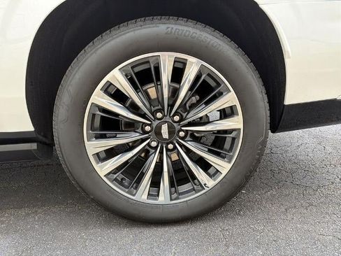 Certified 2025 Cadillac Escalade ESV Premium Luxury w/ Touring Package AWD/4WD image 20