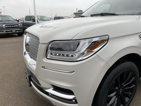 Used 2021 Lincoln Navigator Reserve w/ Luxury Package image 32
