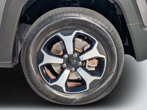 Used 2020 Jeep Renegade Trailhawk image 9