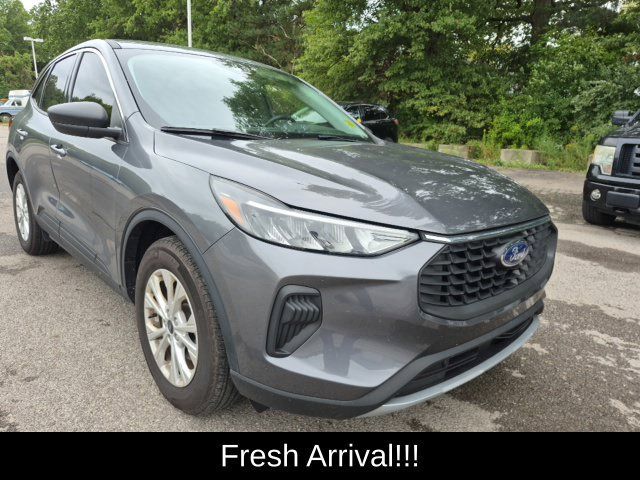 Used 2024 Ford Escape Active w/ Cold Weather Package FWD image 1