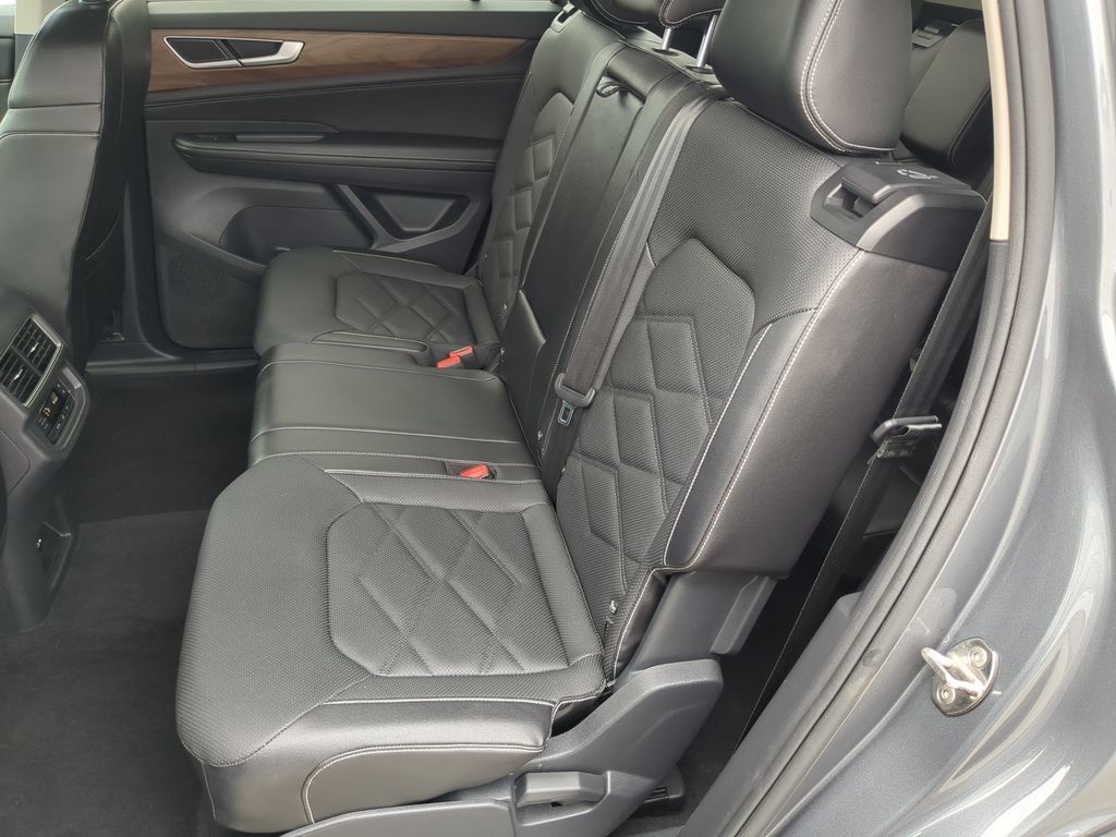 Certified 2024 Volkswagen Atlas SE FWD image 16