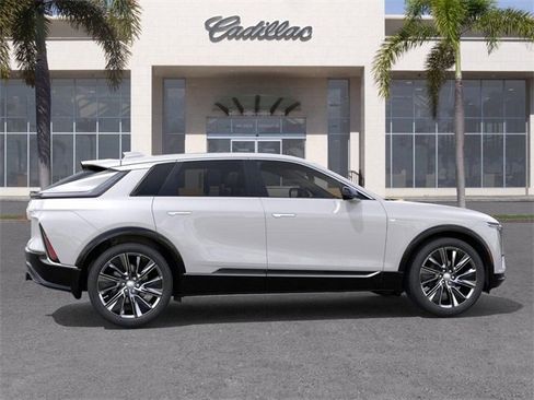New 2025 Cadillac Lyriq Luxury image 5