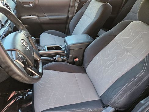 Used 2023 Toyota Tacoma TRD Sport image 12