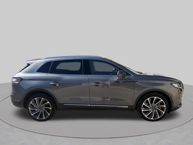 Used 2022 Lincoln Nautilus Reserve w/ Equipment Group 201A FWD image 2