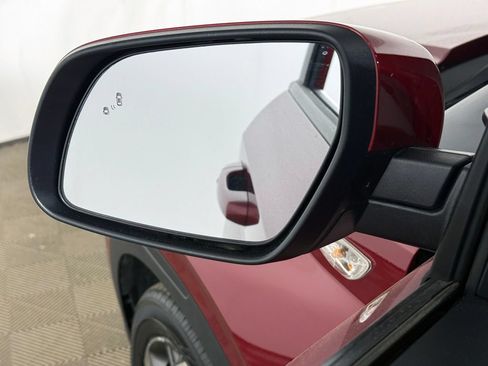 Certified 2025 Hyundai Venue Limited FWD image 31