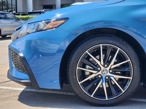 Used 2024 Toyota Camry SE w/ Cold Weather Package FWD image 8