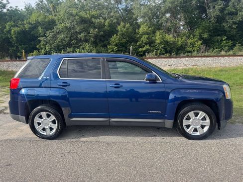 Used 2010 GMC Terrain SLE FWD image 6