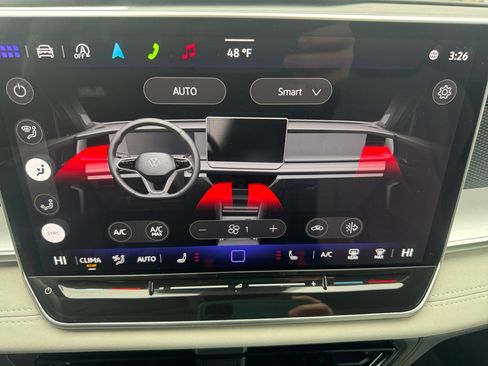 Certified 2025 Volkswagen Tiguan SE image 22