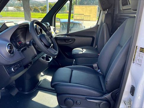 New 2025 Mercedes-Benz Sprinter 3500 image 9