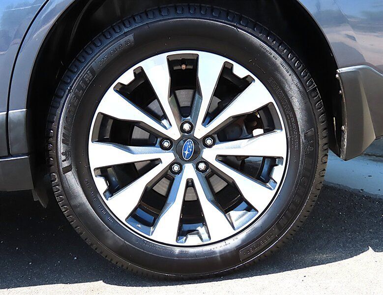 Used 2015 Subaru Outback 3.6R Limited AWD/4WD image 36