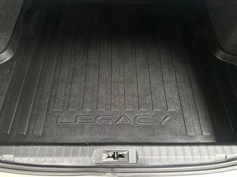 Used 2017 Subaru Legacy 2.5i Premium AWD/4WD image 9