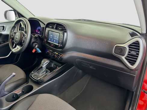 Used 2020 Kia Soul LX image 29