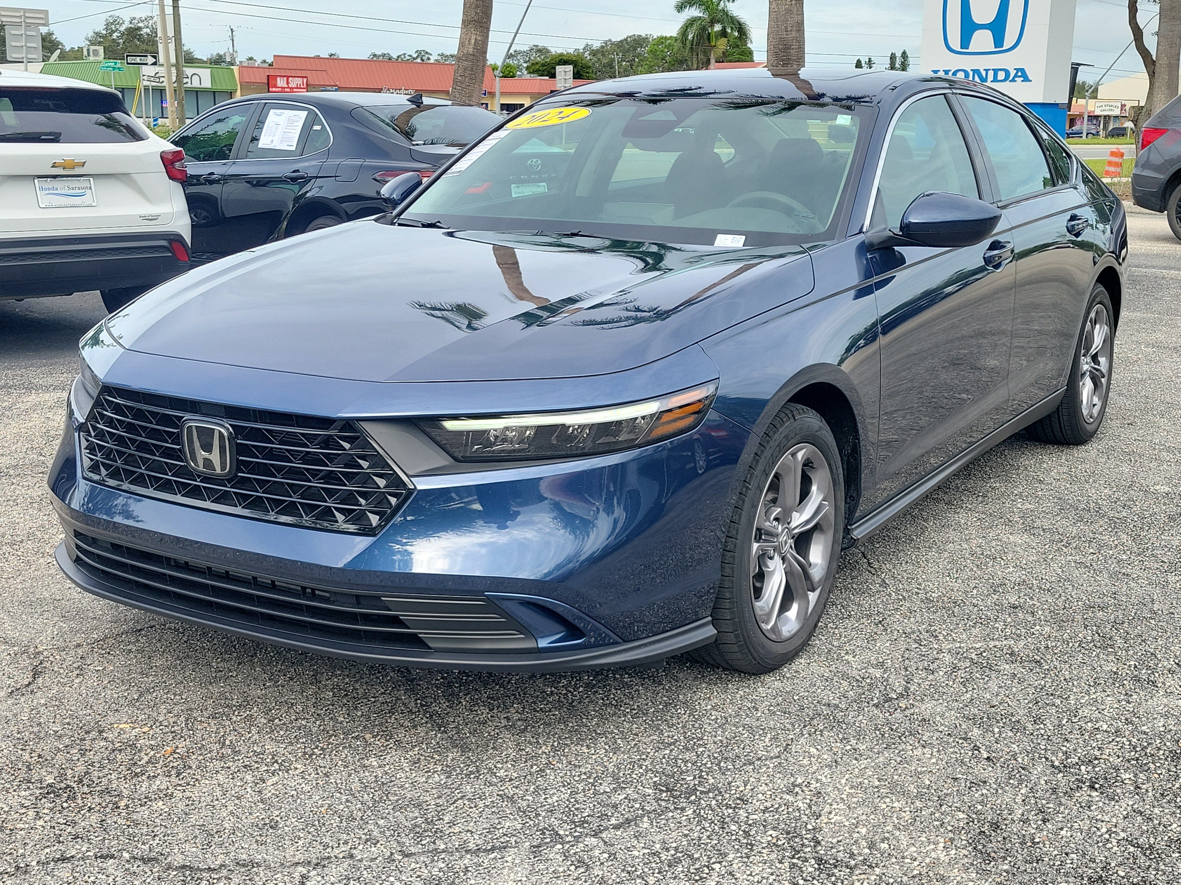 Used 2024 Honda Accord EX image 4
