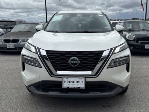 Used 2023 Nissan Rogue SV FWD image 3