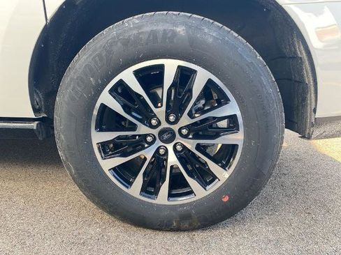 Certified 2025 Ford Expedition Max Platinum AWD/4WD image 14
