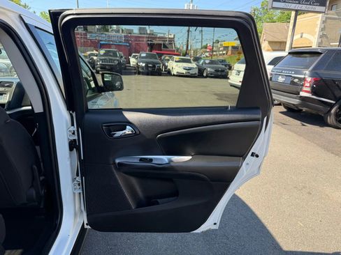 Used 2016 Dodge Journey SXT image 39