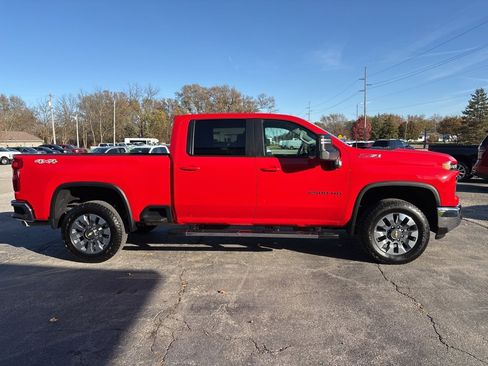 Used 2024 Chevrolet Silverado 2500 LT image 3