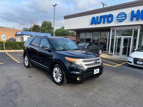 Used 2015 Ford Explorer XLT w/ Equipment Group 202A FWD image 3