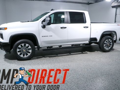 Used 2025 Chevrolet Silverado 2500 Custom w/ Custom Convenience Package AWD/4WD image 10