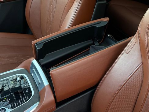 Used 2022 BMW X7 M50i image 27