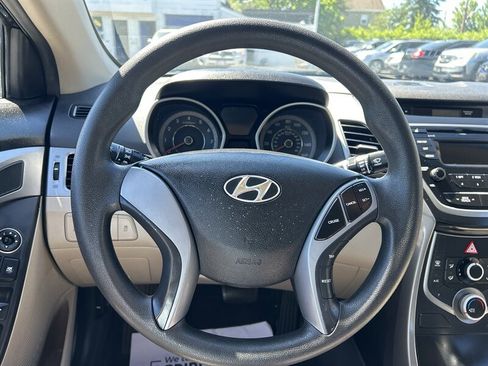 Used 2016 Hyundai Elantra SE FWD image 12