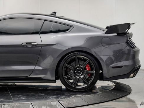 Used 2021 Ford Mustang Shelby GT500 w/ Carbon Fiber Track Pack RWD image 11