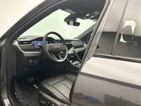 Used 2025 Jeep Grand Cherokee Limited AWD/4WD image 10