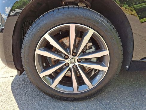 Used 2025 Jaguar F-PACE R-Dynamic S image 9