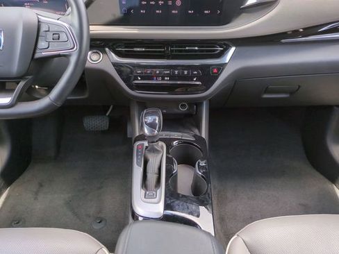 Used 2025 Buick Envista Avenir FWD image 21