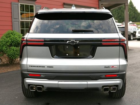 Used 2024 Chevrolet Traverse Z71 w/ Enhanced Driving Package AWD/4WD image 6