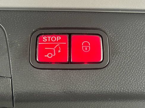 Certified 2021 Mercedes-Benz GLC 300 image 21