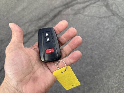 Used 2022 Toyota RAV4 XLE image 5