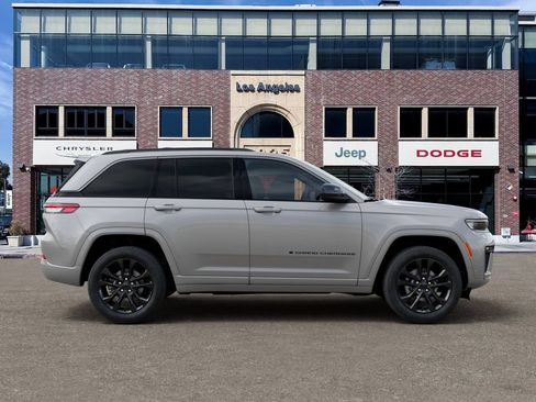 New 2026 Jeep Grand Cherokee Limited AWD/4WD image 21