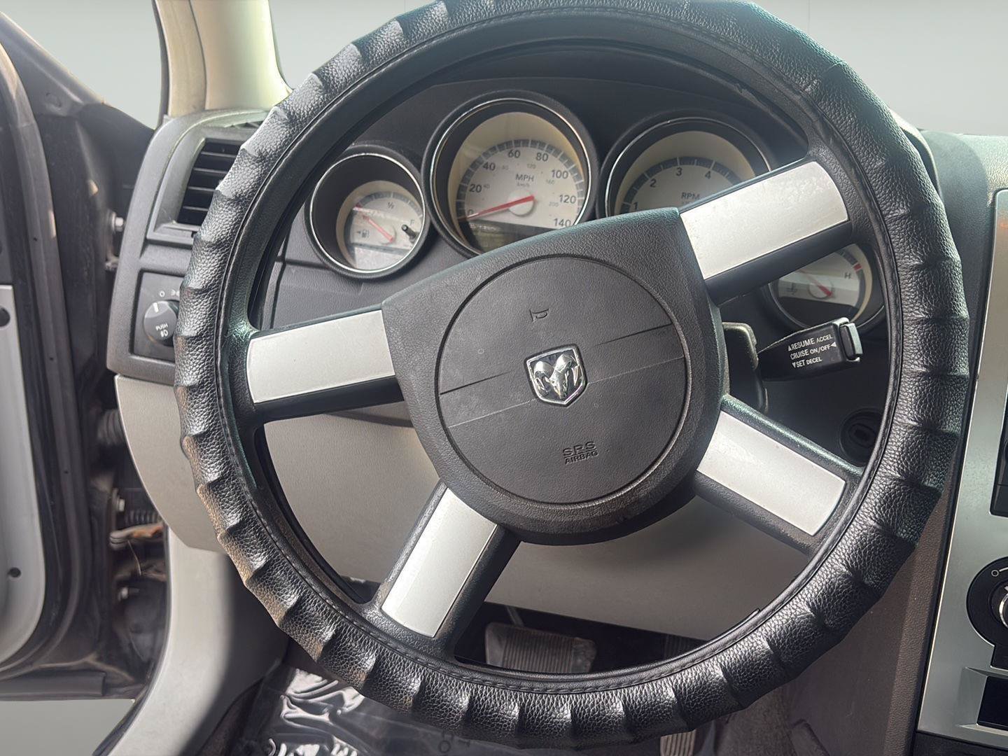 Used 2010 Dodge Charger SXT RWD image 27