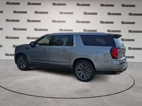 Used 2025 GMC Yukon XL Denali Ultimate w/ LPO, Illumination Package AWD/4WD image 3