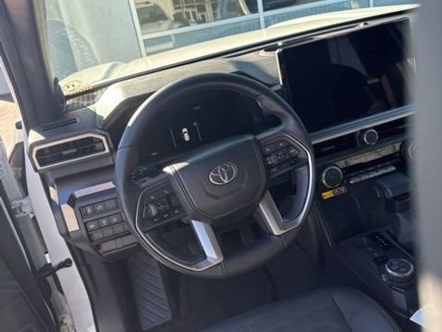 Used 2025 Toyota 4Runner TRD Off-Road Premium image 7