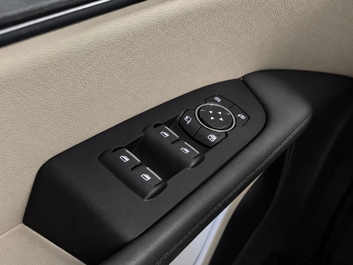 Used 2019 Lincoln Nautilus Reserve w/ Driver Assistance Package FWD image 37