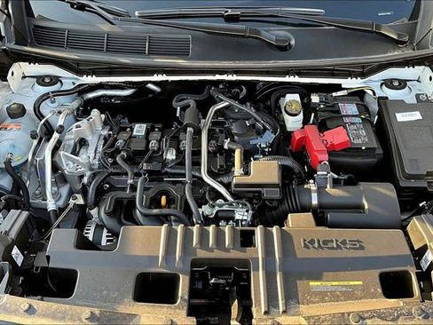 New 2026 Nissan Kicks SR image 12