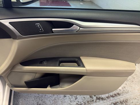 Used 2019 Ford Fusion SE image 20