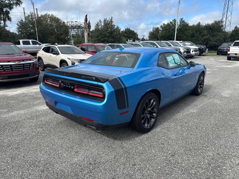 Used 2023 Dodge Challenger R/T Scat Pack w/ Scat Pack Stripe RWD image 4