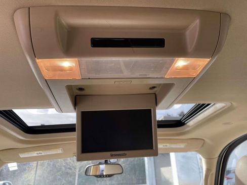 Used 2014 Cadillac Escalade Premium image 14