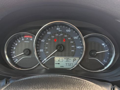 Used 2015 Toyota Corolla L image 20