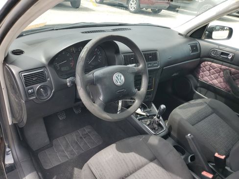 Used 2004 Volkswagen Golf GL image 10