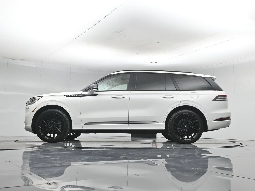Used 2023 Lincoln Aviator Black Label w/ Jet Package AWD/4WD image 7