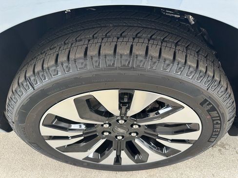 New 2025 Ford Expedition Platinum w/ Driver's Package image 6