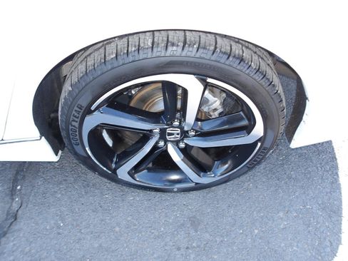 Used 2018 Honda Accord Sport image 25