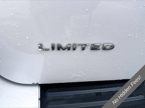 Used 2015 Ford Expedition Limited w/ Equipment Group 301A AWD/4WD image 8