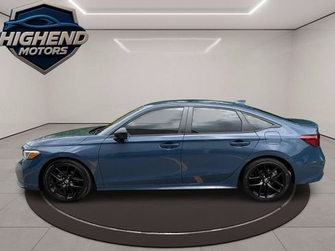 Used 2025 Honda Civic Sport image 3